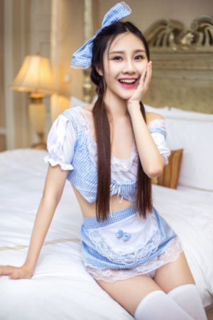 免费美女视频