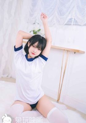 石原莉奈の浓厚な接吻と
