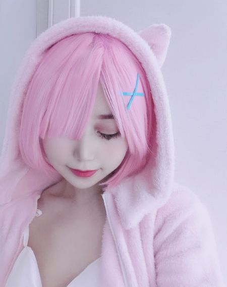不扣钮扣的女孩