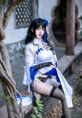 被青梅竹马的学弟给锁定了娱乐圈