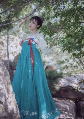 周妍希裸体